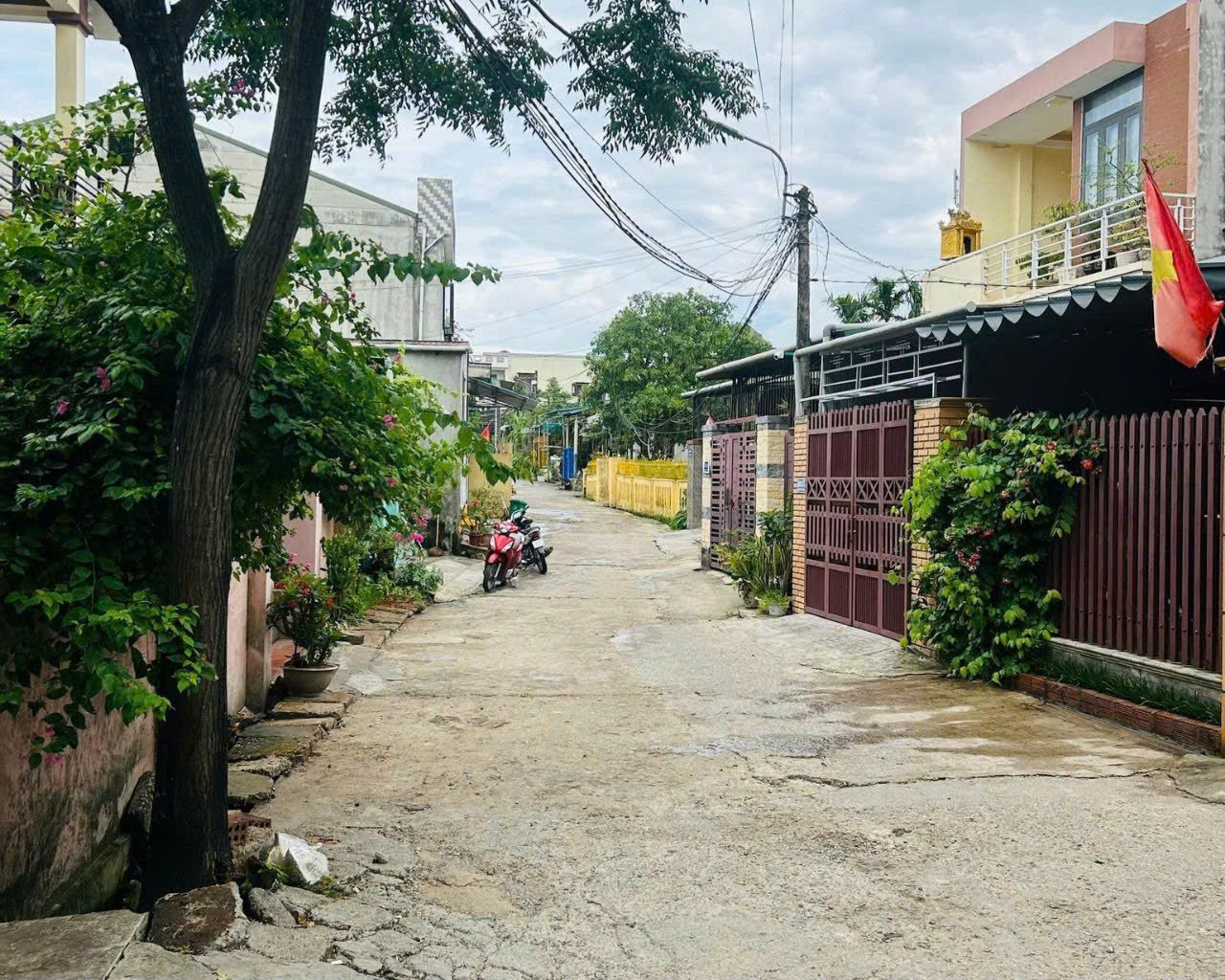 B.Á.N NH.À KIỆT ĐƯỜNG ĐOÀN KHUÊ THÔNG RA TÔN THẤT THUYẾT 