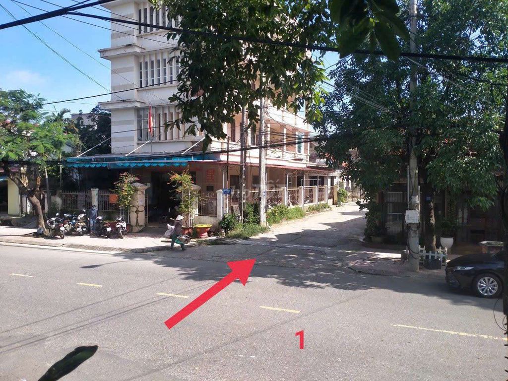 Bán đất có nhà cấp 4. Hẻm công an XNC kiệt 19 - Lê Lợi, Tp. Đông Hà, tỉnh Quảng Trị.