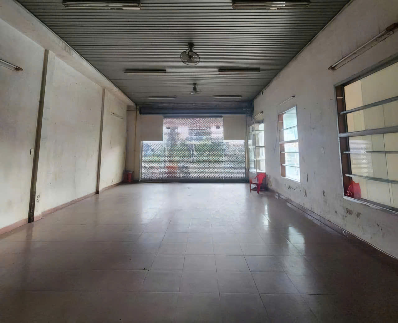 Bán nhà 2 tầng + đất kèm kho và cửa hàng - 552m2