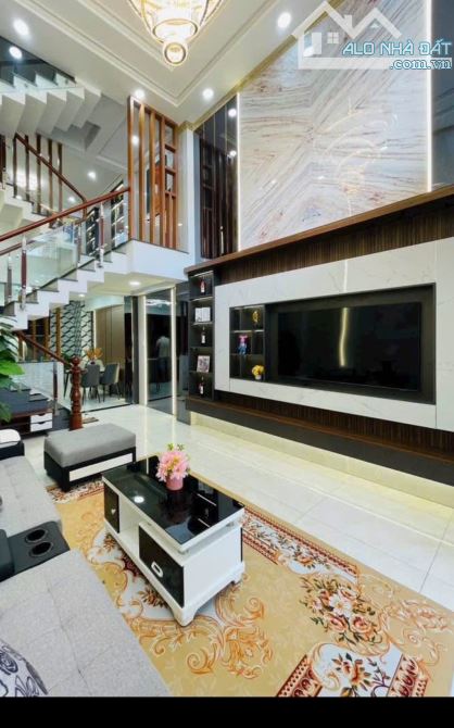 BÁN NHÀ MẶT TIỀN LÊ QUÝ ĐÔN, P1, TP ĐÔnG HÀ