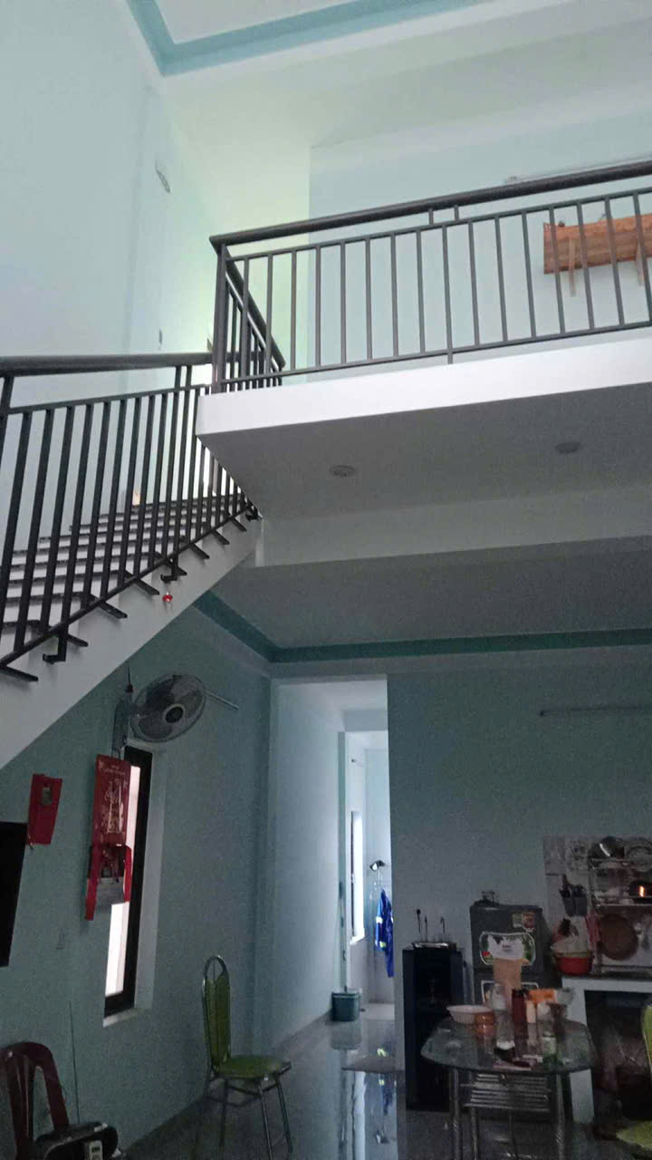 BÁN NHÀ GÁC LỮNG GẦN CHỢ ĐÊM ĐÔNG HÀ. DT: 5x16m. LH: 0977.801.999