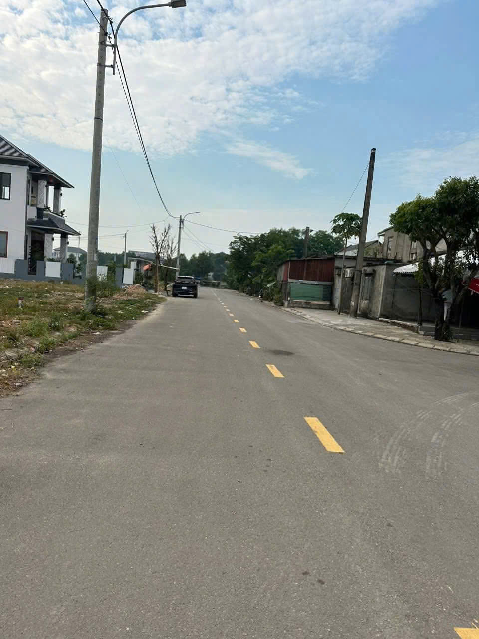 B-án đất góc 2 mặt tiền đường nhựa rộng 20 m và đường bên hông rộng 12 m Khu vực gần trường THCS Nguyễn Trãi, p1 Tp Đông Hà 