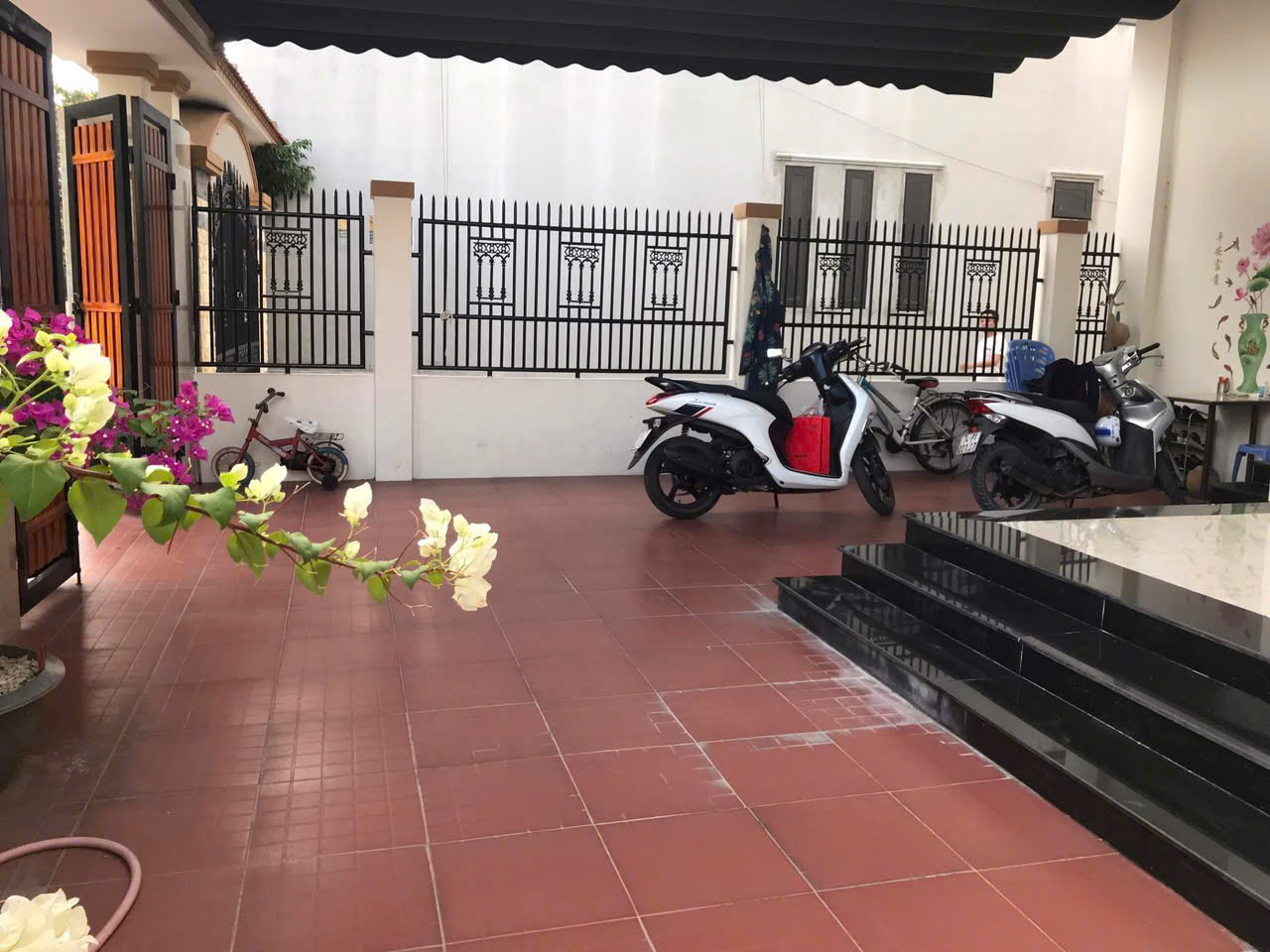 NHÀ 2 TẦNG THIẾT KẾ HIỆN ĐẠI MT TÔN THẤT TÙNG GẦN TRUNG TÂM NHÀ HÁT