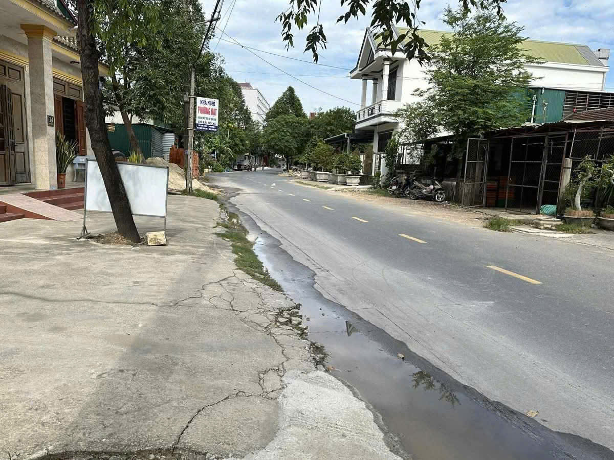Mở bán 3 lô mặt tiền Mạc Đỉnh Chi - Mặt tiền kinh doanh buôn bán. Vị trí trung tâm cách chợ đông hà , ks Đông Hà Sài Gìn vài bước chân