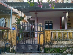 Bán đất có nhà cấp 4. Hẻm công an XNC kiệt 19 - Lê Lợi, Tp. Đông Hà, tỉnh Quảng Trị.