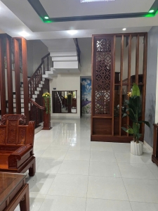 Chính chủ gửi bán căn nhà #3_TẦNG siêu đẹp mặt tiền đường nhựa nằm ngay trong khu #VINCOM TP Đông Hà