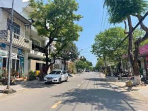 BÁN NHÀ 2 tầng, MT NGÔ QUYỀN, KV MUA BÁN SẦM UẤT NHẤT phường NAM ĐÔNG HÀ