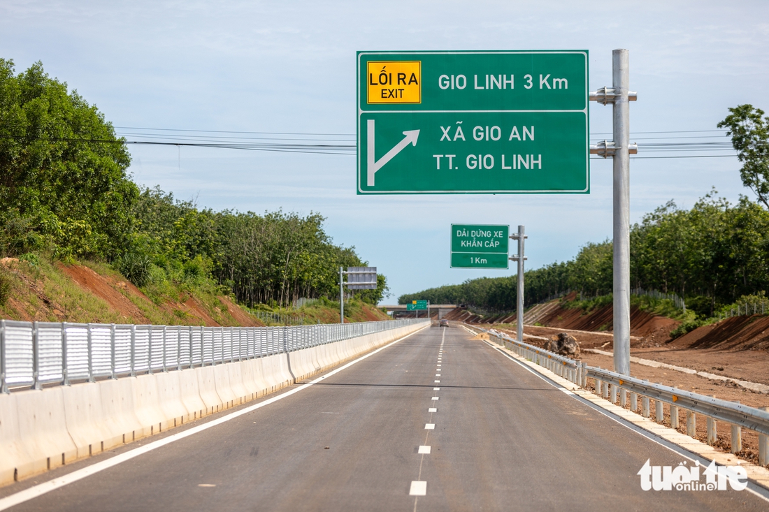 Cao tốc Vạn Ninh - Cam Lộ thông xe ngay trước ngày nhập tỉnh